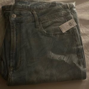 Old Navy High Waisted Wow Flare Jeans for Women. Size 12 Tall.